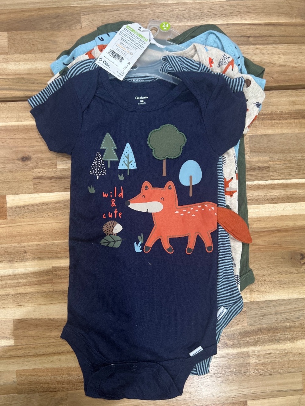 Gerber pack of 5 bodysuits foxes, wildly cute NWT